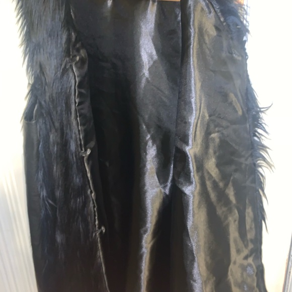 H & M Divided Fur Vest - Picture 4 of 4